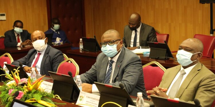 Les images du lancement du 5e dialogue entre les partis politiques et le gouvernement en présence du Premier ministre Patrick Achi à la Primature au Plateau.