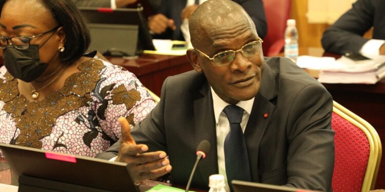 Les images du lancement du 5e dialogue entre les partis politiques et le gouvernement en présence du Premier ministre Patrick Achi à la Primature au Plateau.