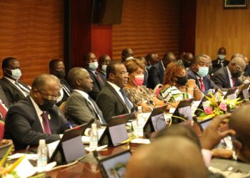 Les images du lancement du 5e dialogue entre les partis politiques et le gouvernement en présence du Premier ministre Patrick Achi à la Primature au Plateau.