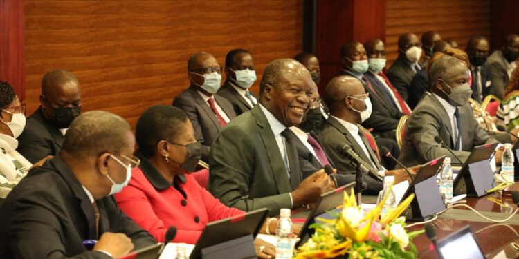 Les images du lancement du 5e dialogue entre les partis politiques et le gouvernement en présence du Premier ministre Patrick Achi à la Primature au Plateau.