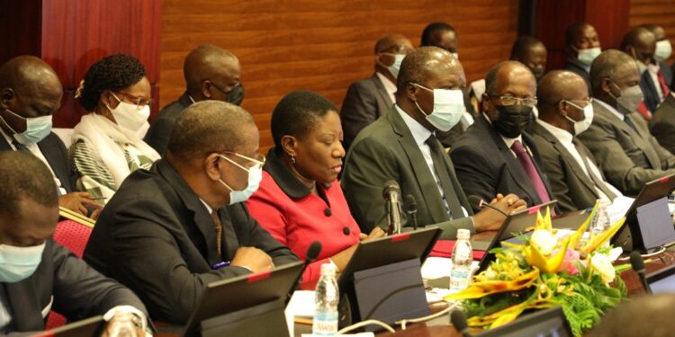 Les images du lancement du 5e dialogue entre les partis politiques et le gouvernement en présence du Premier ministre Patrick Achi à la Primature au Plateau.