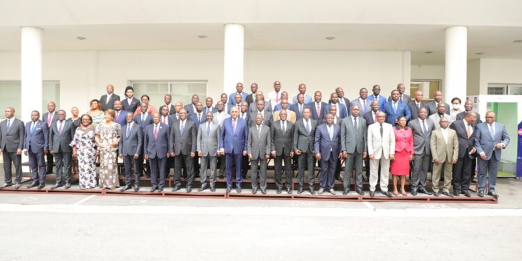 Les images du lancement du 5e dialogue entre les partis politiques et le gouvernement en présence du Premier ministre Patrick Achi à la Primature au Plateau.
