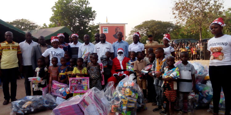 Fronan/Arbre de Noel 2021 : Kinapara Coulibaly apporte la joie à plus de 1000 enfants