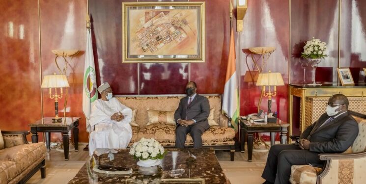 Côte d’Ivoire: l’Ambassadeur du Niger fait ses adieux au président Ouattara