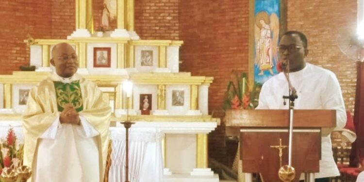 Can 2021: le ministre Danho à l’Eglise pour prier pour les Elephants