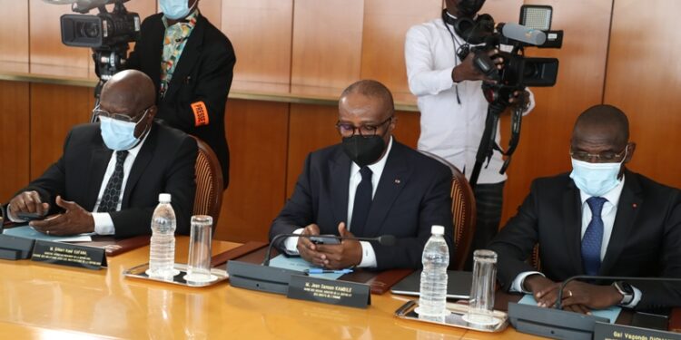Les images du conseil des ministres du mercredi 05 janvier 2022 au palais présidentiel à Abidjan Plateau.