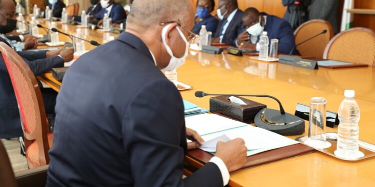 Les images du conseil des ministres du mercredi 05 janvier 2022 au palais présidentiel à Abidjan Plateau.