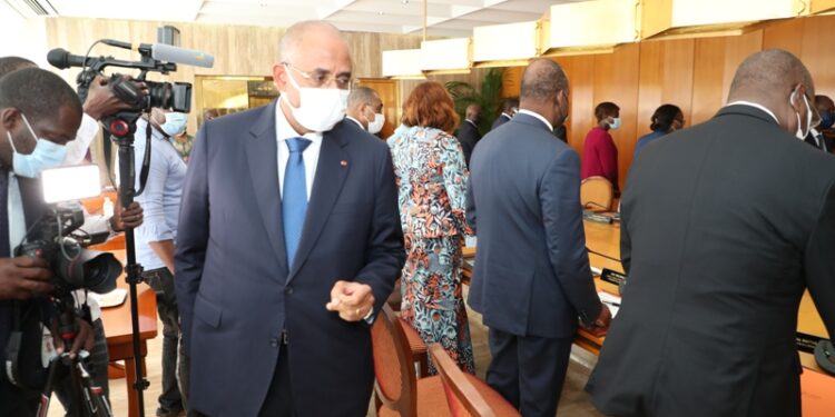 Les images du conseil des ministres du mercredi 05 janvier 2022 au palais présidentiel à Abidjan Plateau.