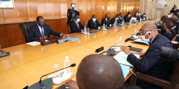 Les images du conseil des ministres du mercredi 05 janvier 2022 au palais présidentiel à Abidjan Plateau.