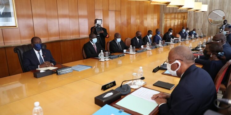 Les images du conseil des ministres du mercredi 05 janvier 2022 au palais présidentiel à Abidjan Plateau.