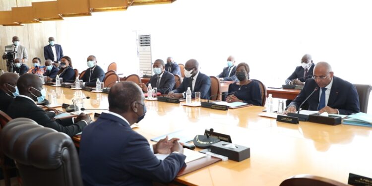 Les images du conseil des ministres du mercredi 05 janvier 2022 au palais présidentiel à Abidjan Plateau.