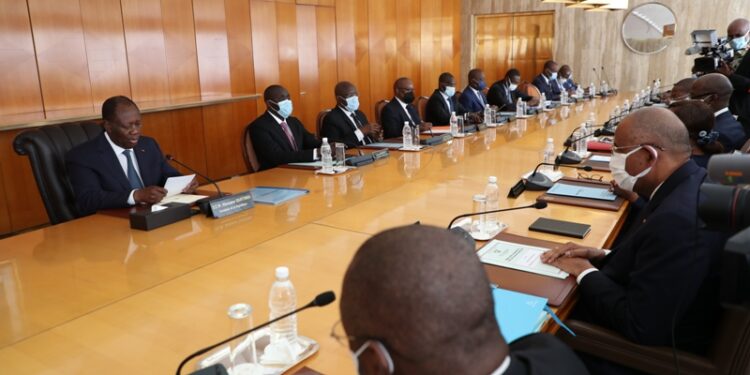 Les images du conseil des ministres du mercredi 05 janvier 2022 au palais présidentiel à Abidjan Plateau.