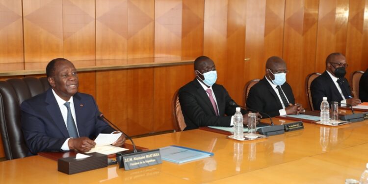 Les images du conseil des ministres du mercredi 05 janvier 2022 au palais présidentiel à Abidjan Plateau.