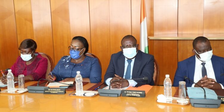 Les images du conseil des ministres du mercredi 05 janvier 2022 au palais présidentiel à Abidjan Plateau.