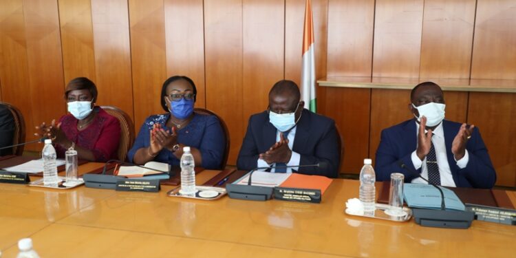 Les images du conseil des ministres du mercredi 05 janvier 2022 au palais présidentiel à Abidjan Plateau.