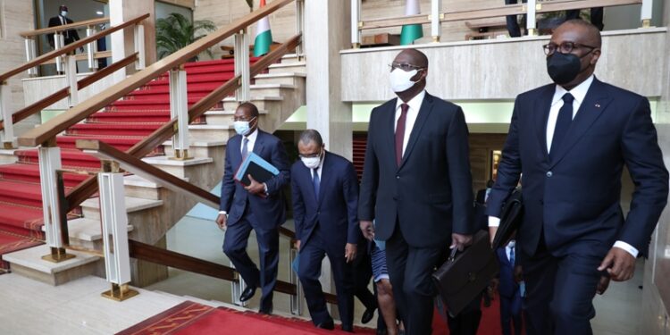 Les images du conseil des ministres du mercredi 05 janvier 2022 au palais présidentiel à Abidjan Plateau.
