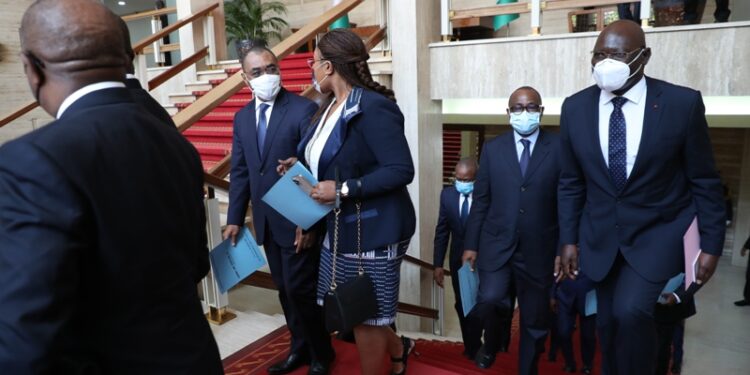 Les images du conseil des ministres du mercredi 05 janvier 2022 au palais présidentiel à Abidjan Plateau.