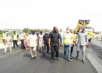 Le ministre Amedé Kouakou satisfait des travaux du Pont du Golf et des échangeurs de Yopougon-Gesco