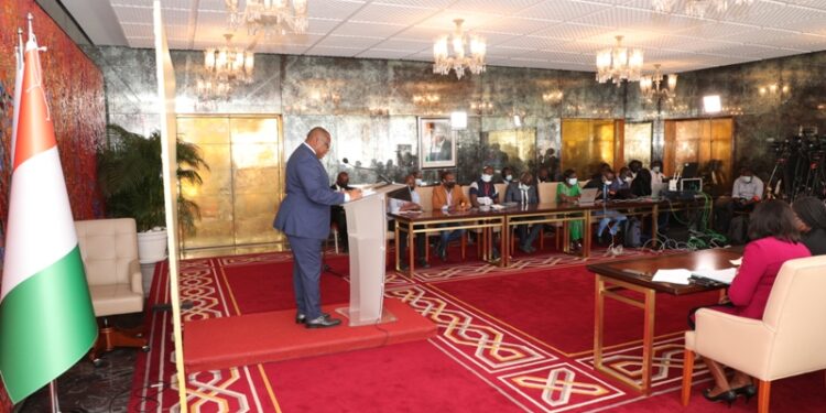L’album photos du conseil des ministres du mercredi 19 janvier 2022 au Palais présidentiel à Abidjan Plateau