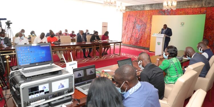 L’album photos du conseil des ministres du mercredi 19 janvier 2022 au Palais présidentiel à Abidjan Plateau