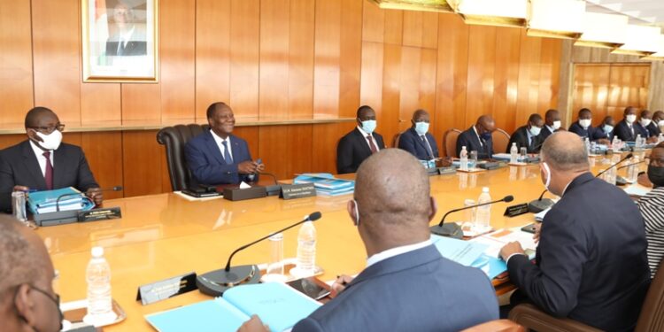 L’album photos du conseil des ministres du mercredi 19 janvier 2022 au Palais présidentiel à Abidjan Plateau