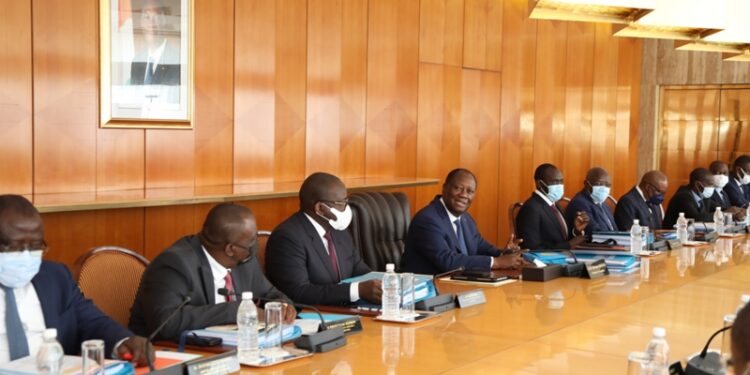 L’album photos du conseil des ministres du mercredi 19 janvier 2022 au Palais présidentiel à Abidjan Plateau