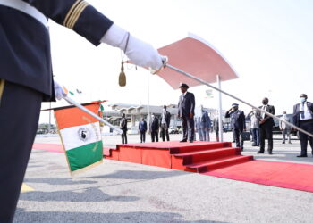 Les images du retour du Président de la République, S.E.M. Alassane OUATTARA, à Abidjan, ce mardi 22 février 2022, après des missions au Ghana, en Ethiopie et en Belgique.