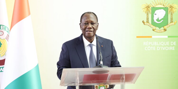 Les images du retour du Président de la République, S.E.M. Alassane OUATTARA, à Abidjan, ce mardi 22 février 2022, après des missions au Ghana, en Ethiopie et en Belgique.