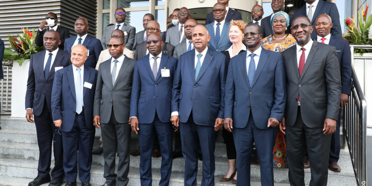 Côte d’Ivoire : près de 1 900 milliards de FCFA de chantiers électriques sont en cours de réalisation