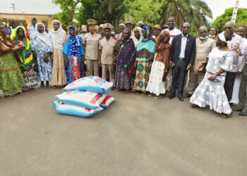 Tiassalé: 1200 veuves reçoivent des vivres