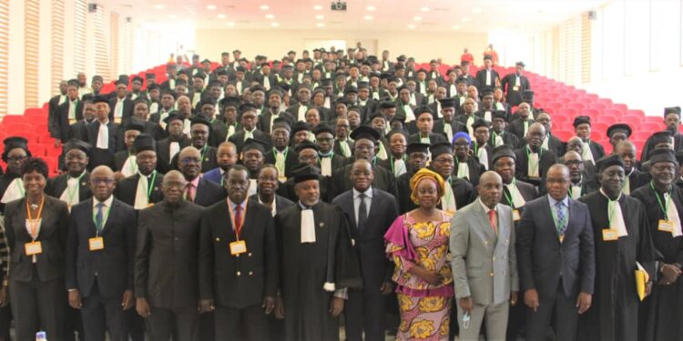 Yakro/ Exercice de la profession de greffiers ad ’hoc:les commissaires de justice se mettent à niveau