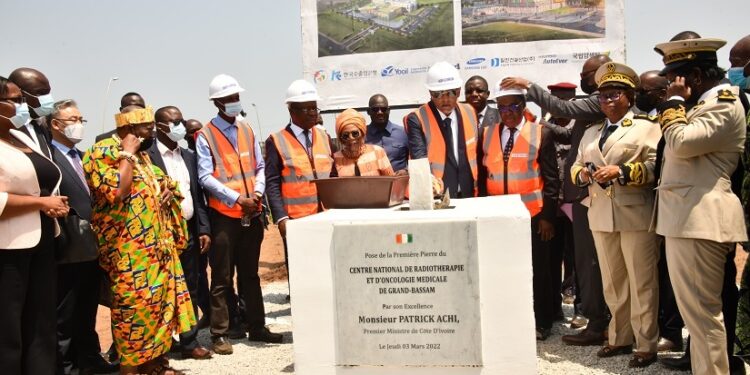 Côte d’Ivoire: Le Premier ministre lance les travaux de construction du Centre national de radiothérapie et d’oncologie médicale de Grand-Bassam