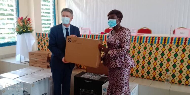 Côte d’Ivoire: Du matériel audio-visuel de l’UNICEF pour « Mon école à la maison »