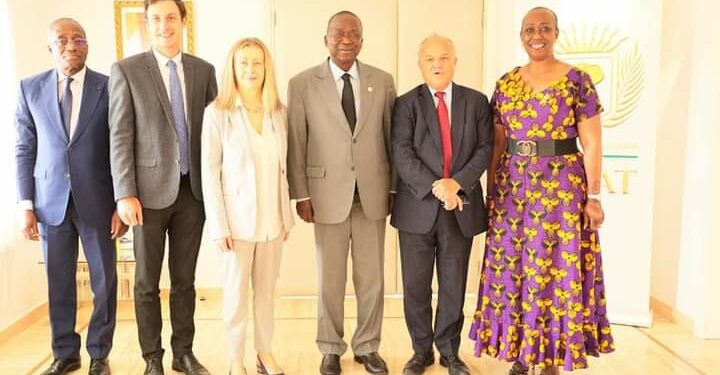 Côte d’Ivoire: le président du sénat reçoit la présidente du groupe d’amitié France-Afrique de l’ouest