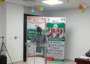 Côte d&rsquo;Ivoire: lancement d&rsquo;un projet pilote de prêt-location de manuels scolaires