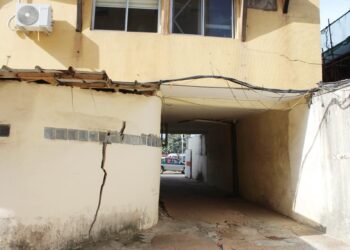 Marcory: un bâtiment R+3 présentant des risques d&rsquo;effondrement bientôt démoli.