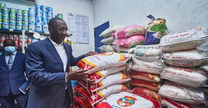 Bouaflé/Respect des prix plafonnés: Souleymane Diarrassouba visite plusieurs établissements commerciaux