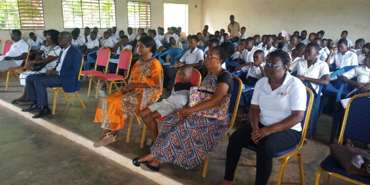 Tiébissou : Le Club des Pairs Educateurs sensibilise pour une fête de Pâques sans grossesse et IST