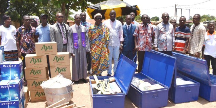 Tiassalé:  Des vivres et des non vivres remis aux populations de Taboitien