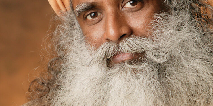 Paix dans le monde, Climat: Le grand maître indien du yogi, Sadhguru annoncé à Abidjan