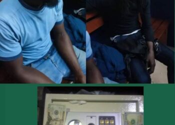 Cocody: 2 hommes arrêtés avec une mallette contenant des faux billets de banque