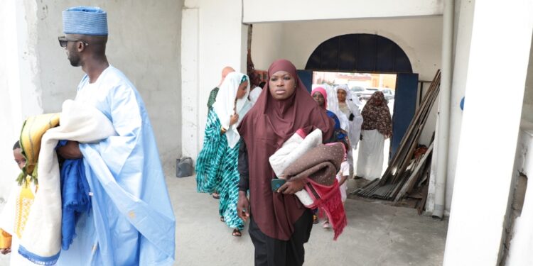 Les photos de la célébrée de L’aïd-El-Fitr par Boubacar Coulibaly l’Imam de la Mosquée Aghien, deux-Plateaux à Abidjan
