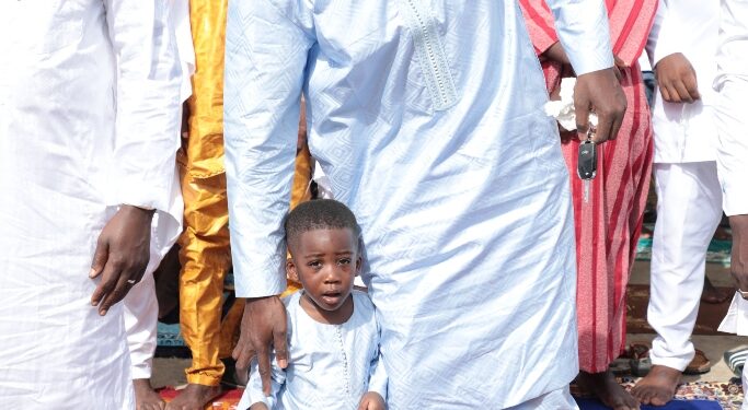 Les photos de la célébrée de L’aïd-El-Fitr par Boubacar Coulibaly l’Imam de la Mosquée Aghien, deux-Plateaux à Abidjan