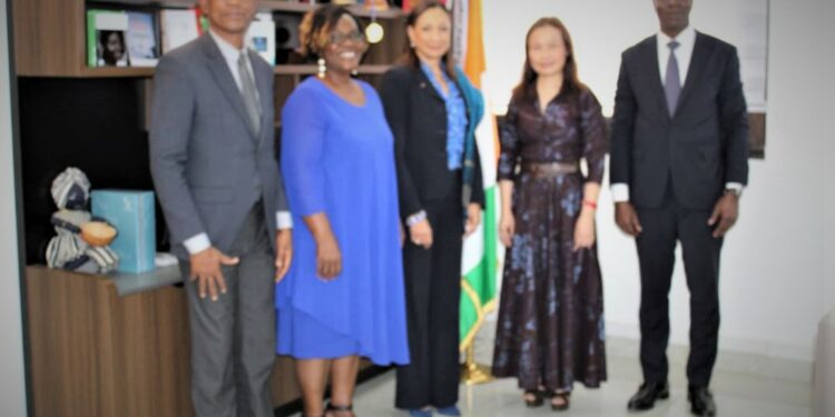 Séance de travail avec Mme Thi Hoang Mai TRAN:  La Ministre Françoise Remarck salue les actions de l’OIF