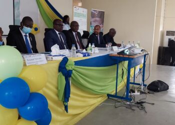 Bonne gouvernance en Afrique: Chercheurs et enseignants-chercheurs au laboratoire à Bouaké