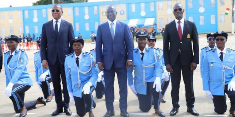 Côte d’Ivoire : 99 élèves commissaires de police reçoivent leurs épaulettes