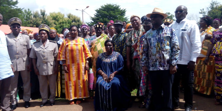 Prikro/Autonomisation des femmes : Goudou Raymonde investit la présidente de la fédération des femmes.
