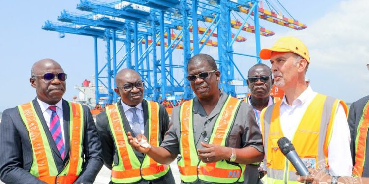 Port autonome d’Abidjan : 6 nouveaux portiques et 7 RTG réceptionnés