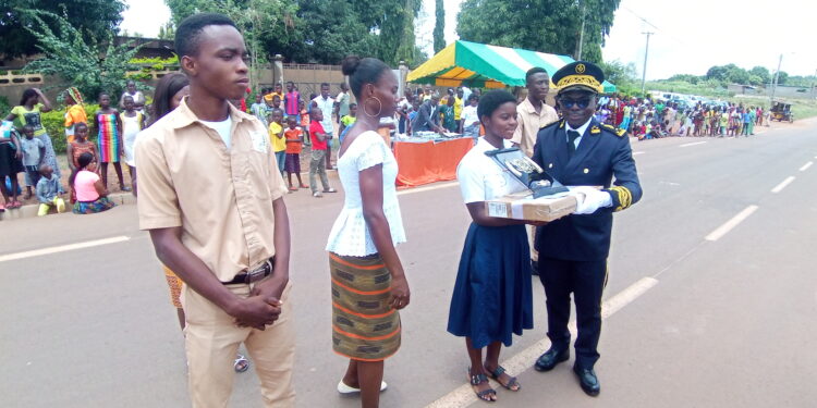 Tiebissou: le Préfet célèbre l’anniversaire de l’indépendance de la Côte d’Ivoire avec la population sur fond de réconciliation