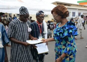 Bouna | Remise d’arrêtés de nomination aux Chefs de village : Nialé KABA appelle au respect des us et coutumes.